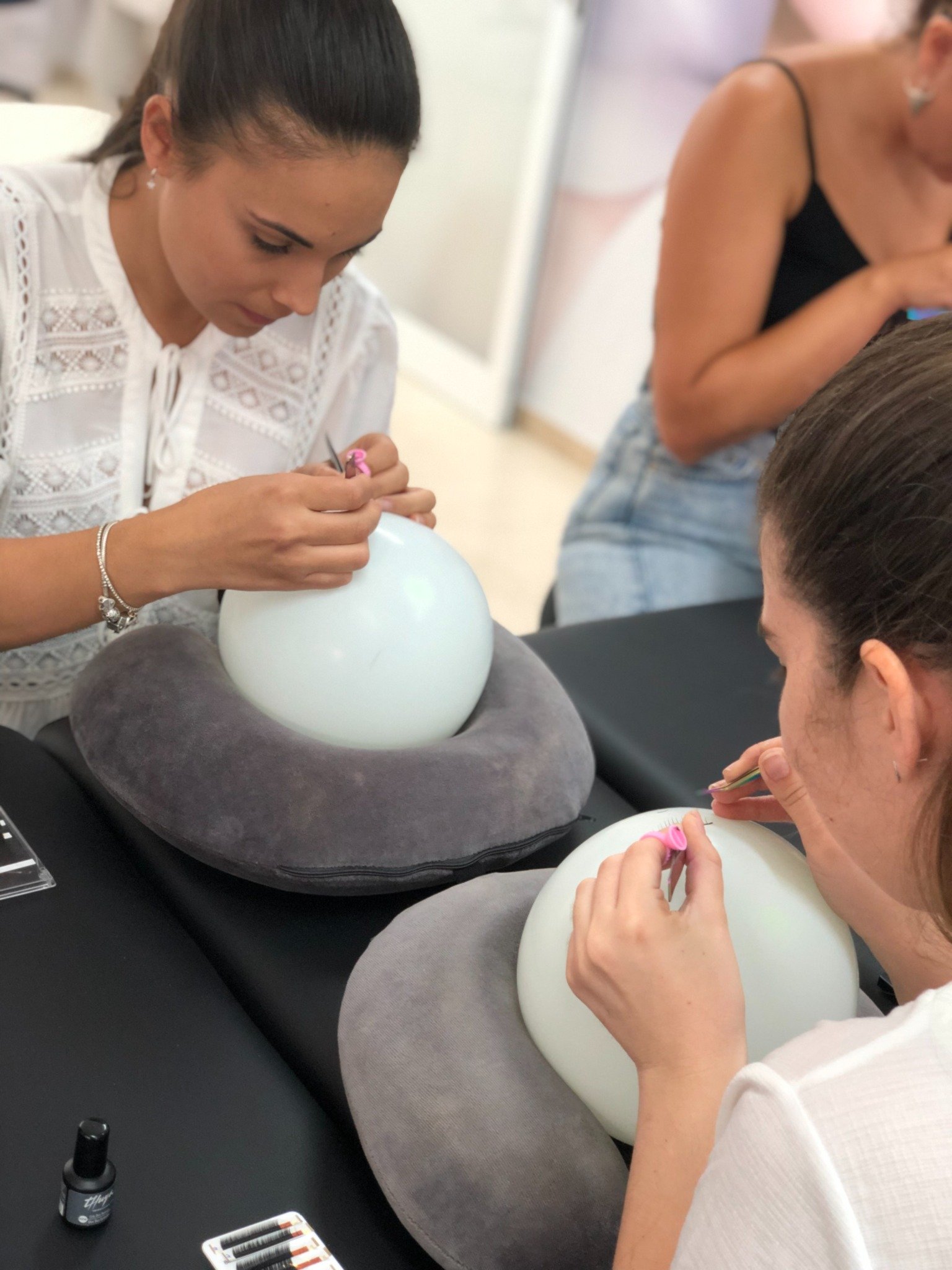 Formación práctica para equipos de centros de belleza